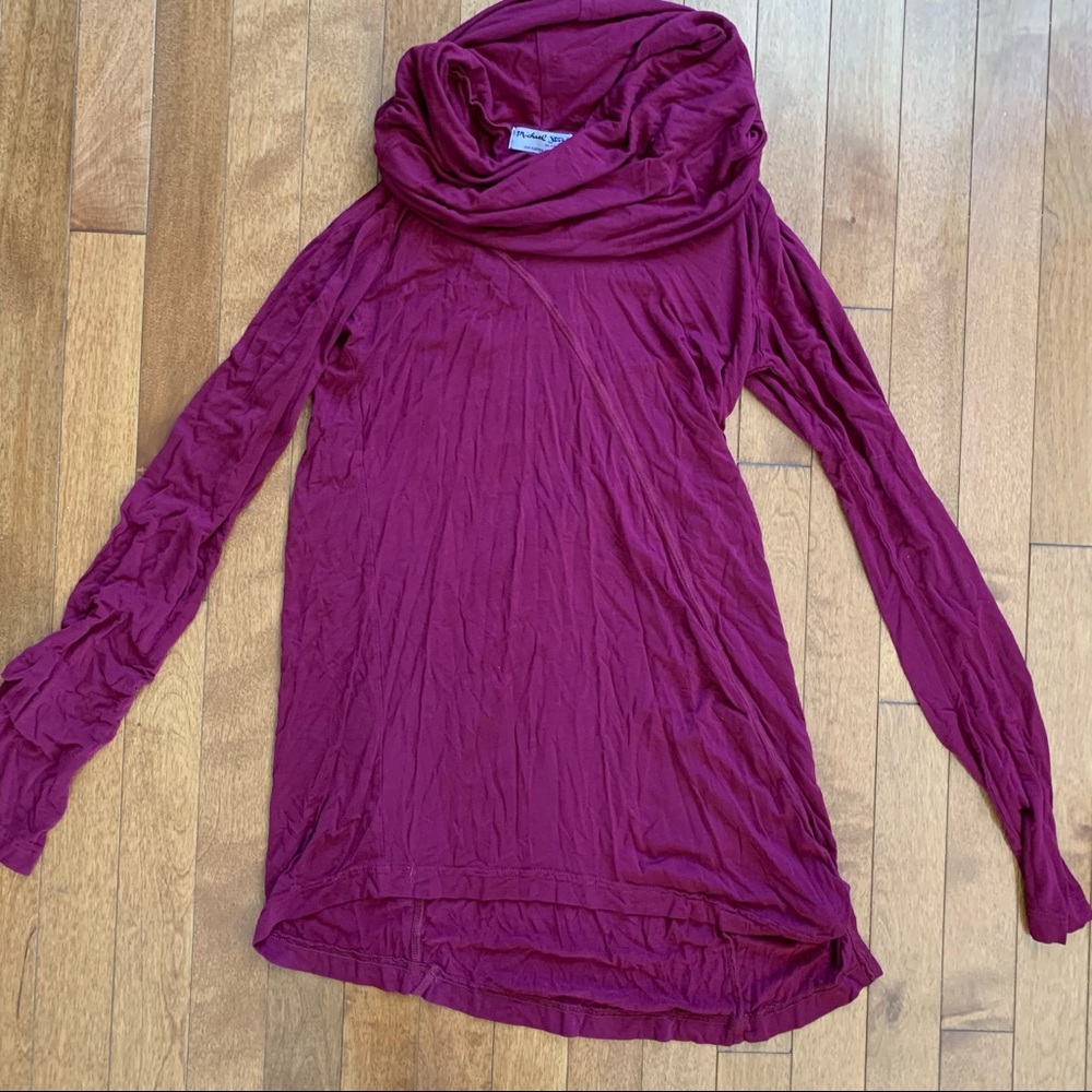 Michael stars burgundy LS shirt cowl neck OS